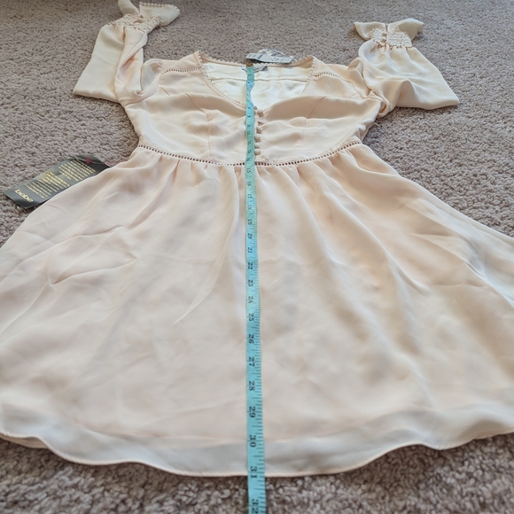 Bebe Cream Button Up Bell Sleeve GGT Lace Mini Dress NWT Size 4 - Picture 12 of 13